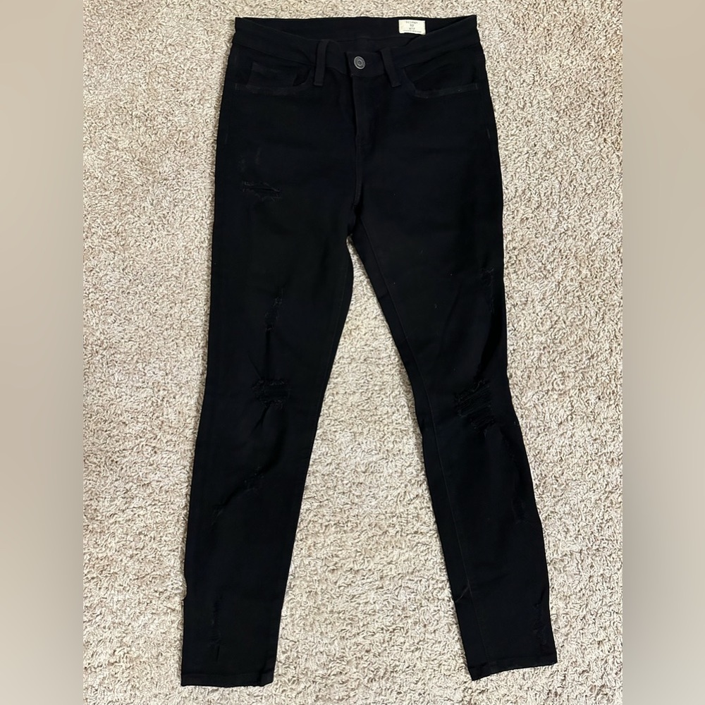Bridge by Gly, back ankle skinny, size 26, destruction on front and back